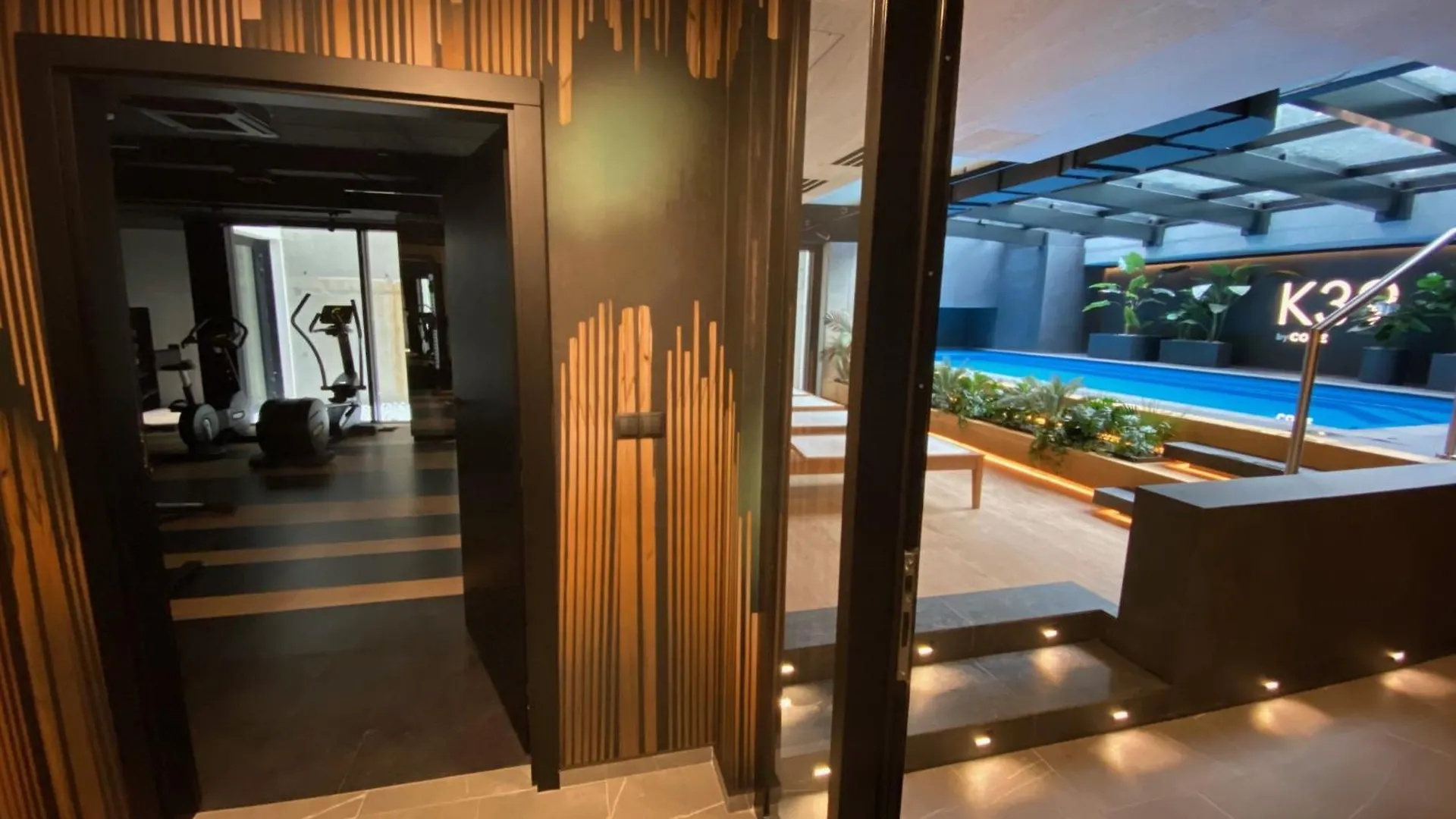 Vistula Avenue Apartment Free Parking, Swimming Pool, Sauna & Gym Krakow
