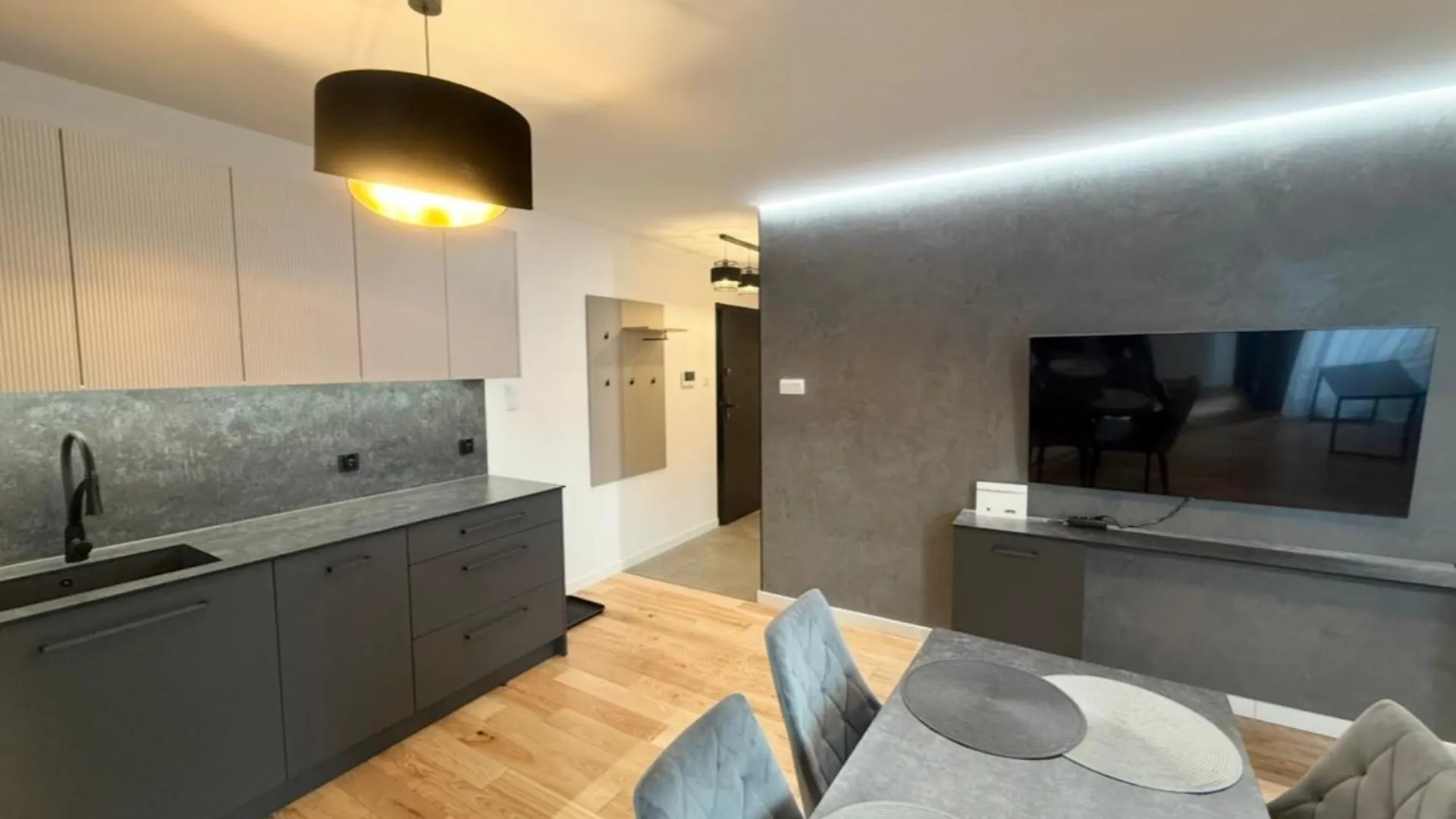 Vistula Avenue Apartment Free Parking, Swimming Pool, Sauna & Gym Krakow