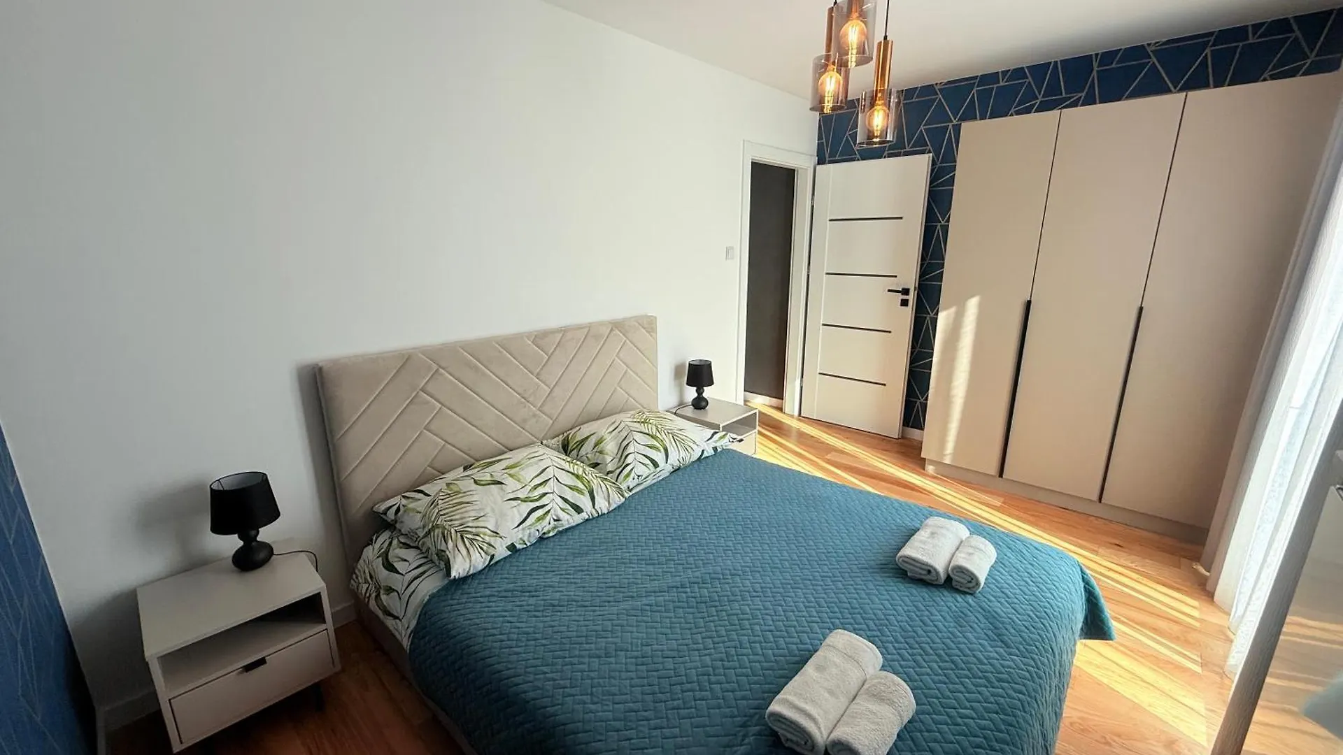 Vistula Avenue Apartment Free Parking, Swimming Pool, Sauna & Gym Krasków