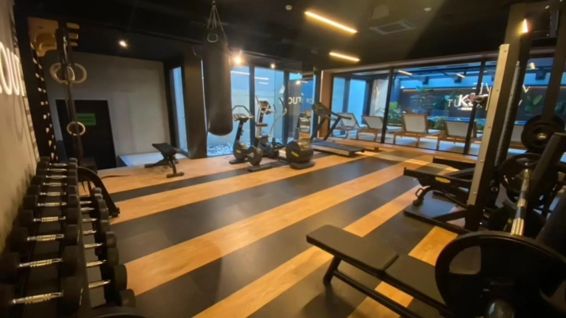 Vistula Avenue Apartment Free Parking, Swimming Pool, Sauna & Gym Krasków